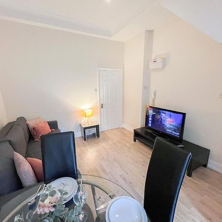 1-Bedroom Flat With Small Garden & Paid Parking In Finsbury Park, Highbury Londyn Zewnętrze zdjęcie