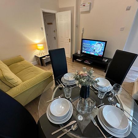 1-Bedroom Flat With Small Garden & Paid Parking In Finsbury Park, Highbury Londyn Zewnętrze zdjęcie