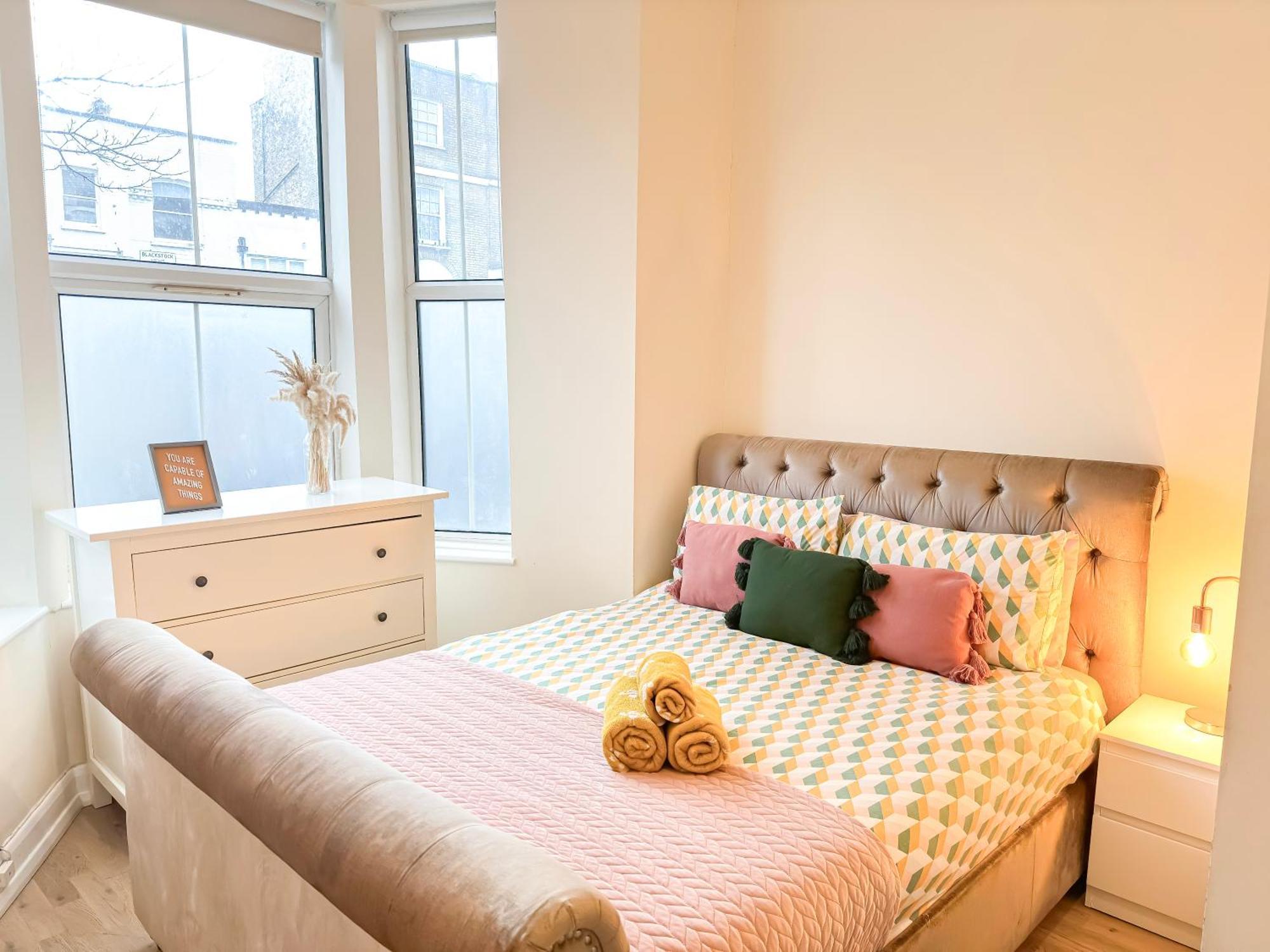 1-Bedroom Flat With Small Garden & Paid Parking In Finsbury Park, Highbury Londyn Zewnętrze zdjęcie