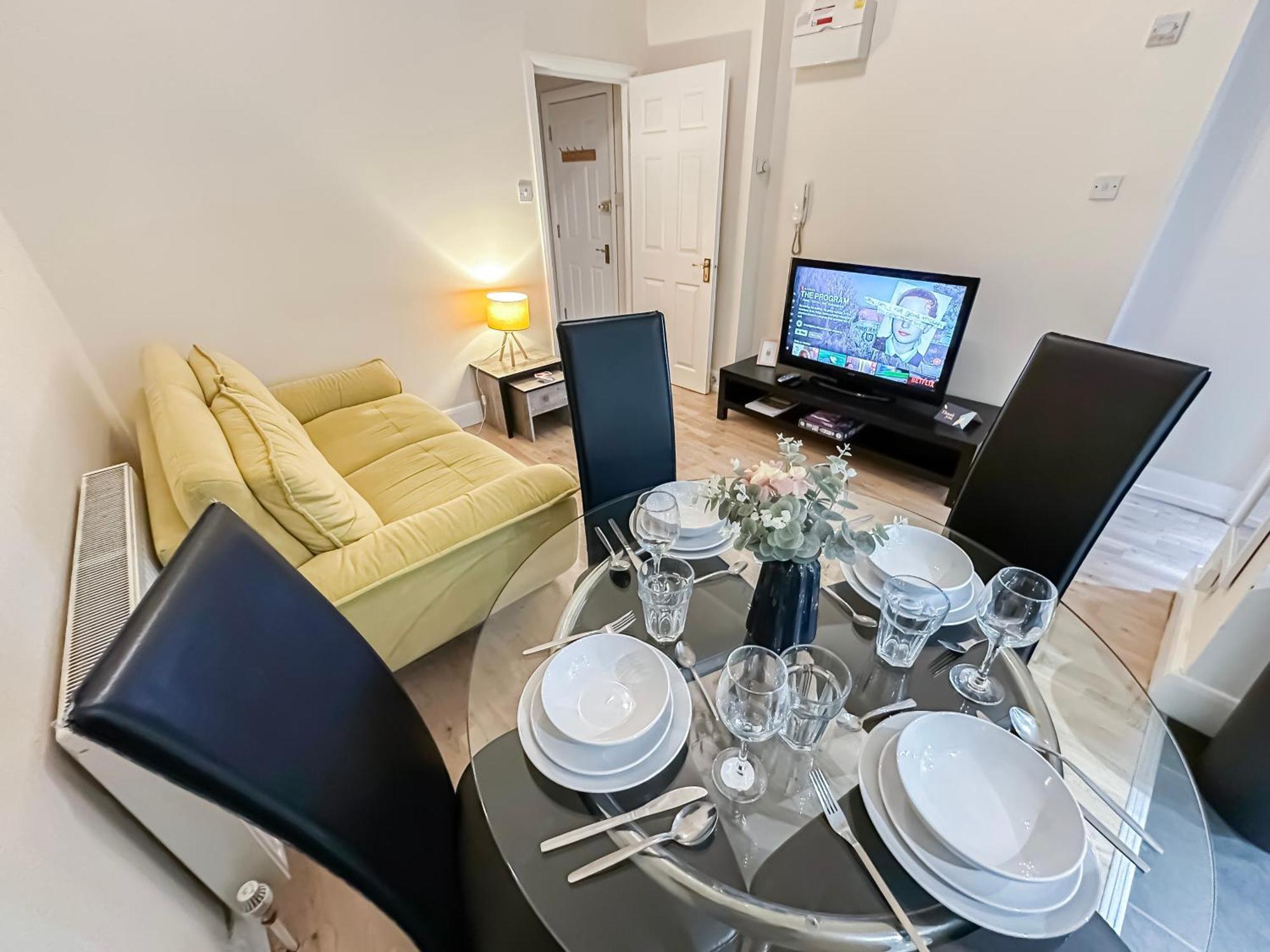 1-Bedroom Flat With Small Garden & Paid Parking In Finsbury Park, Highbury Londyn Zewnętrze zdjęcie