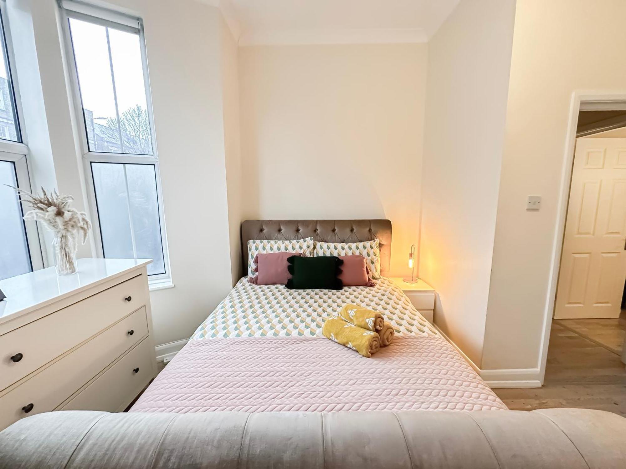 1-Bedroom Flat With Small Garden & Paid Parking In Finsbury Park, Highbury Londyn Zewnętrze zdjęcie