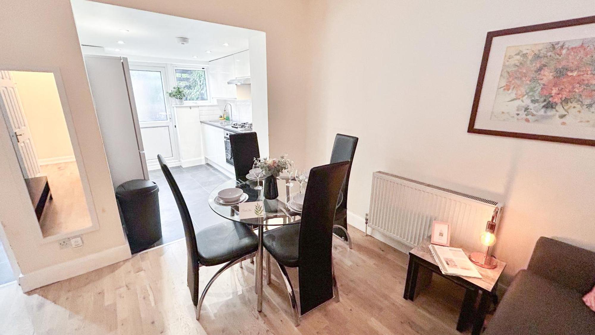 1-Bedroom Flat With Small Garden & Paid Parking In Finsbury Park, Highbury Londyn Zewnętrze zdjęcie