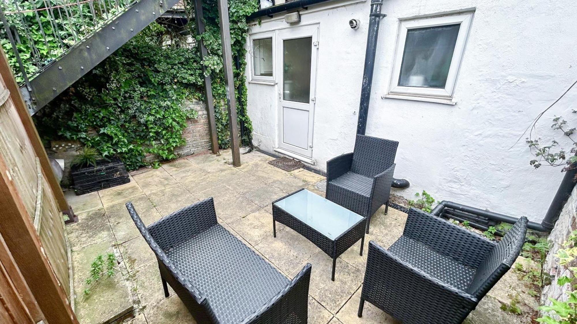 1-Bedroom Flat With Small Garden & Paid Parking In Finsbury Park, Highbury Londyn Zewnętrze zdjęcie