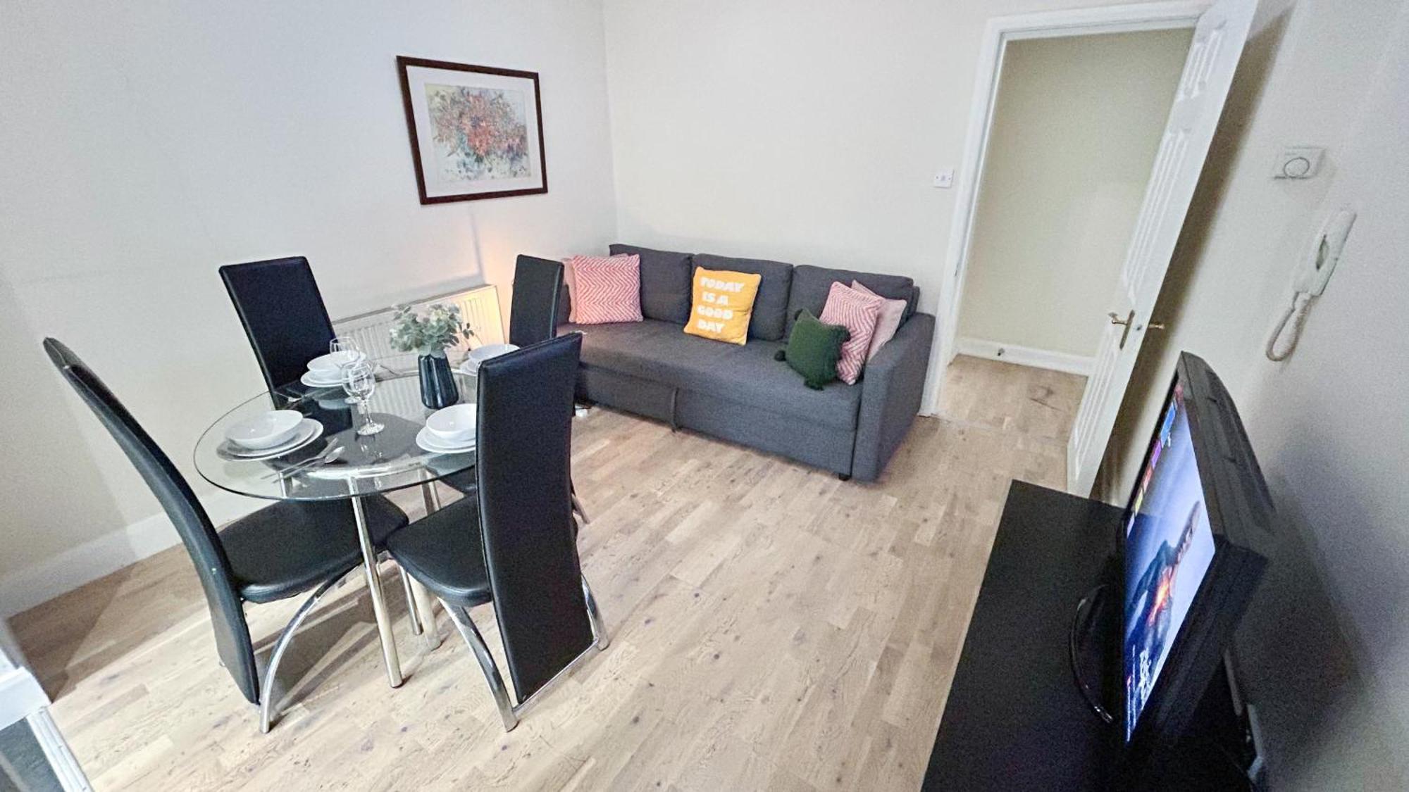 1-Bedroom Flat With Small Garden & Paid Parking In Finsbury Park, Highbury Londyn Zewnętrze zdjęcie