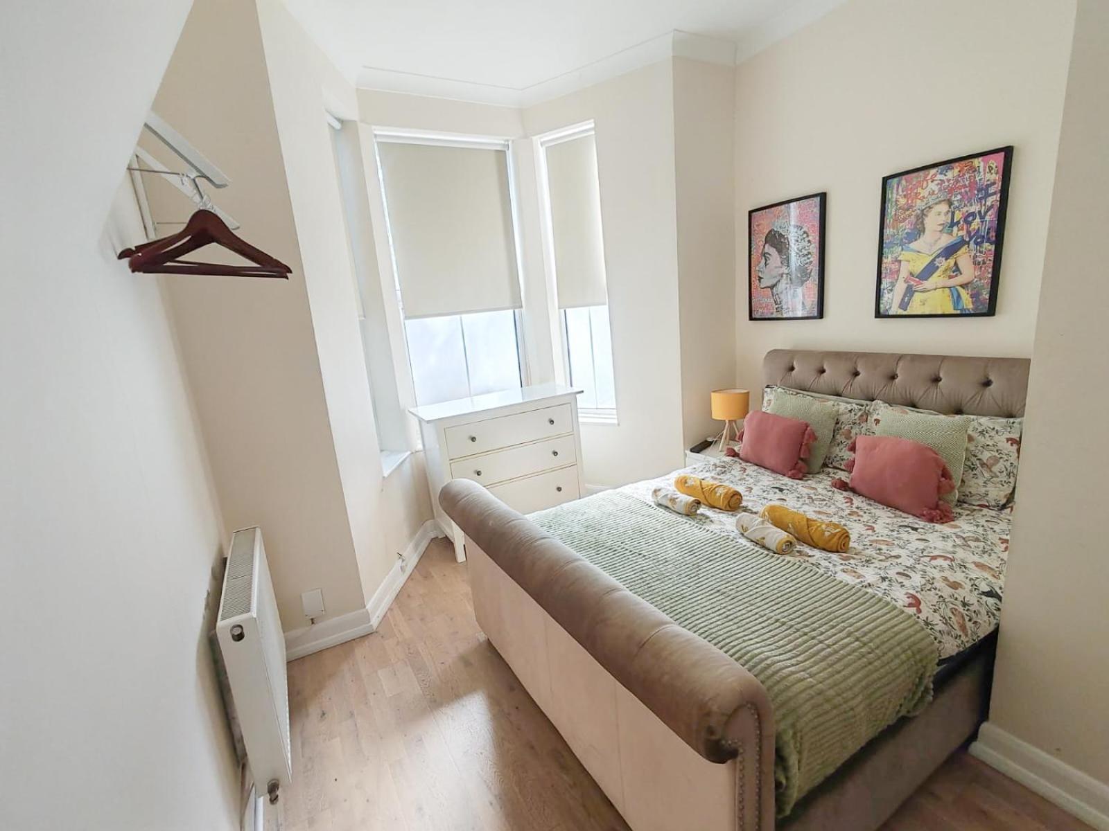 1-Bedroom Flat With Small Garden & Paid Parking In Finsbury Park, Highbury Londyn Zewnętrze zdjęcie