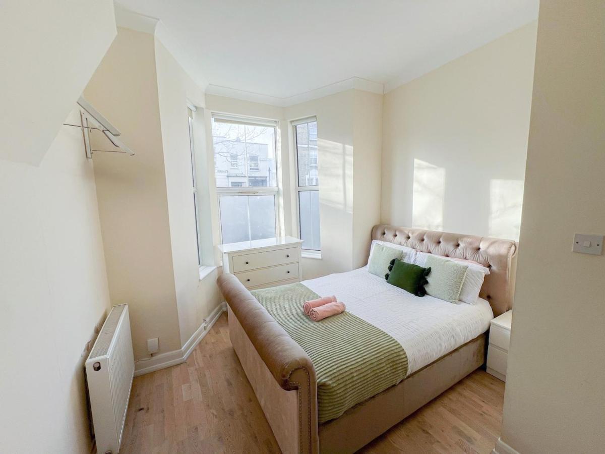 1-Bedroom Flat With Small Garden & Paid Parking In Finsbury Park, Highbury Londyn Zewnętrze zdjęcie
