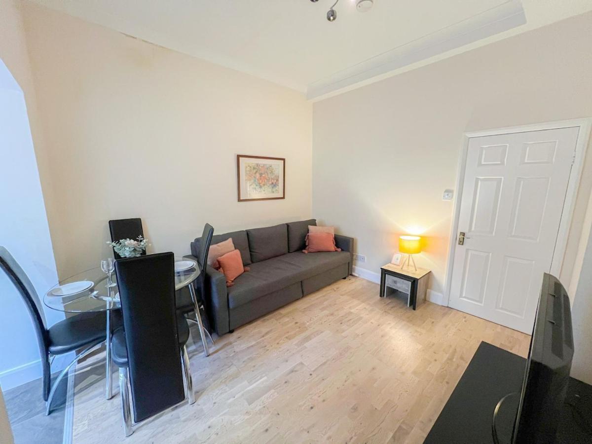 1-Bedroom Flat With Small Garden & Paid Parking In Finsbury Park, Highbury Londyn Zewnętrze zdjęcie