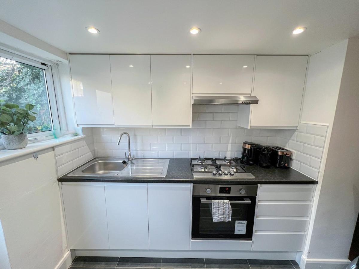 1-Bedroom Flat With Small Garden & Paid Parking In Finsbury Park, Highbury Londyn Zewnętrze zdjęcie