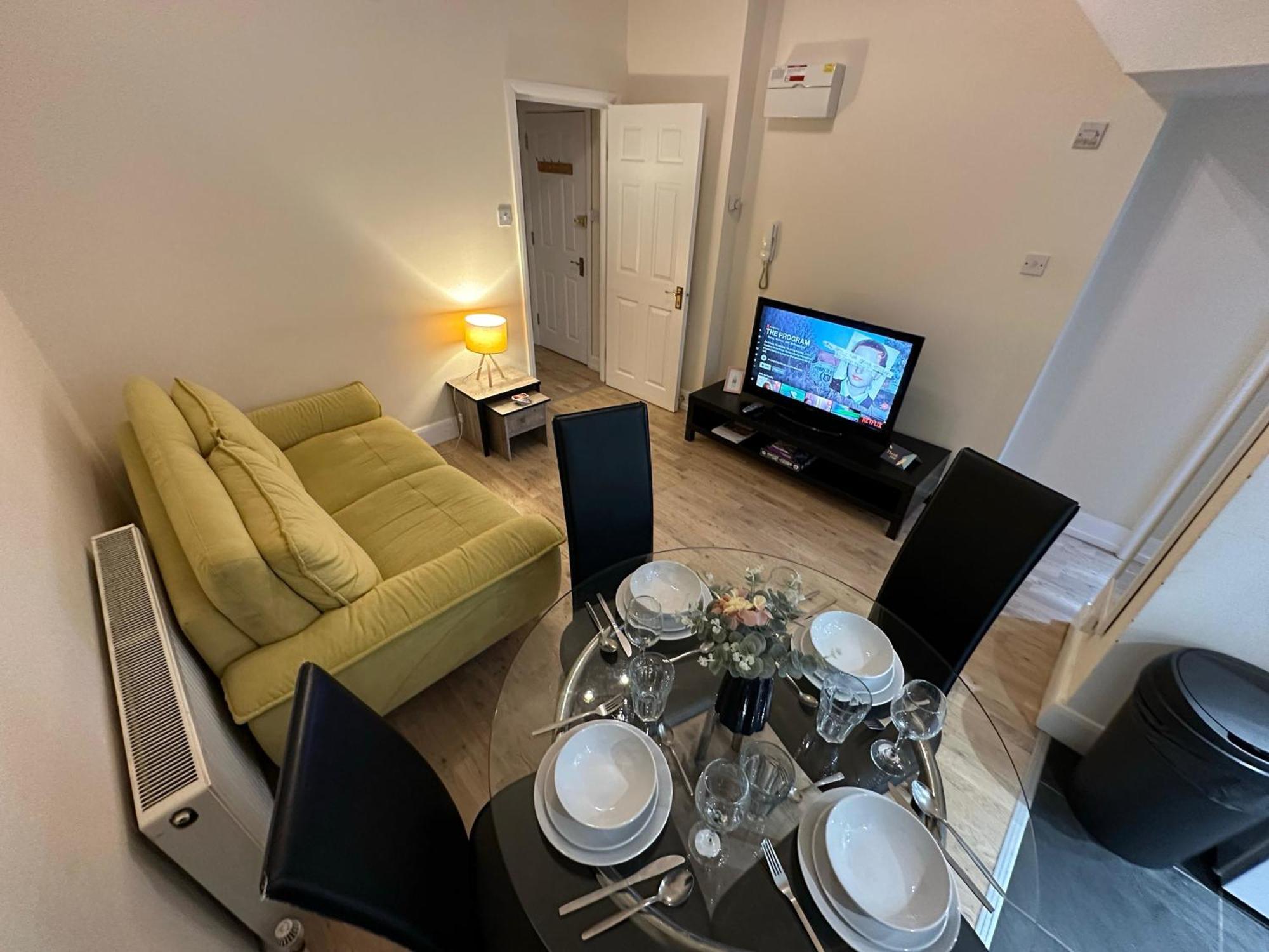 1-Bedroom Flat With Small Garden & Paid Parking In Finsbury Park, Highbury Londyn Zewnętrze zdjęcie