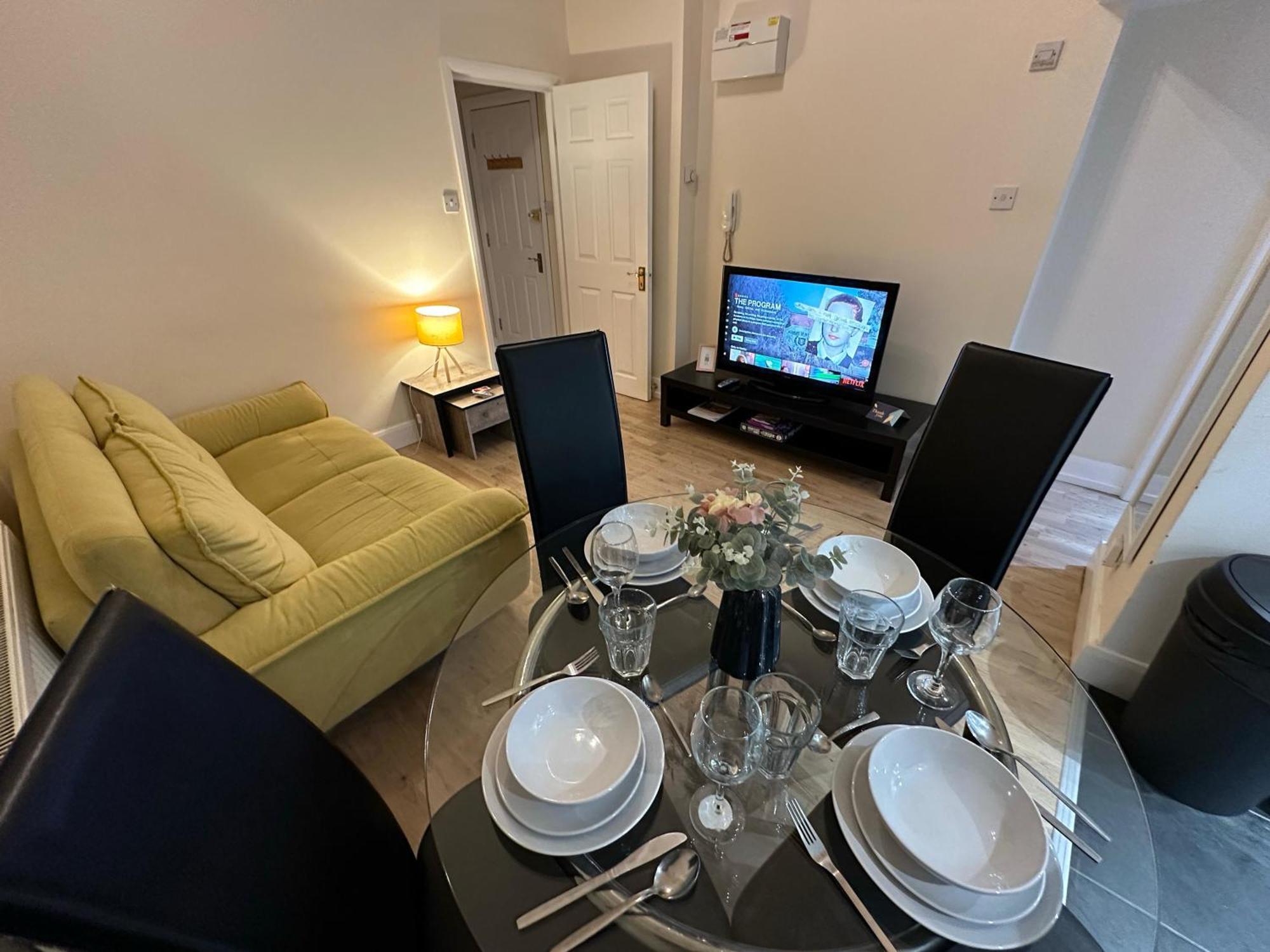 1-Bedroom Flat With Small Garden & Paid Parking In Finsbury Park, Highbury Londyn Zewnętrze zdjęcie