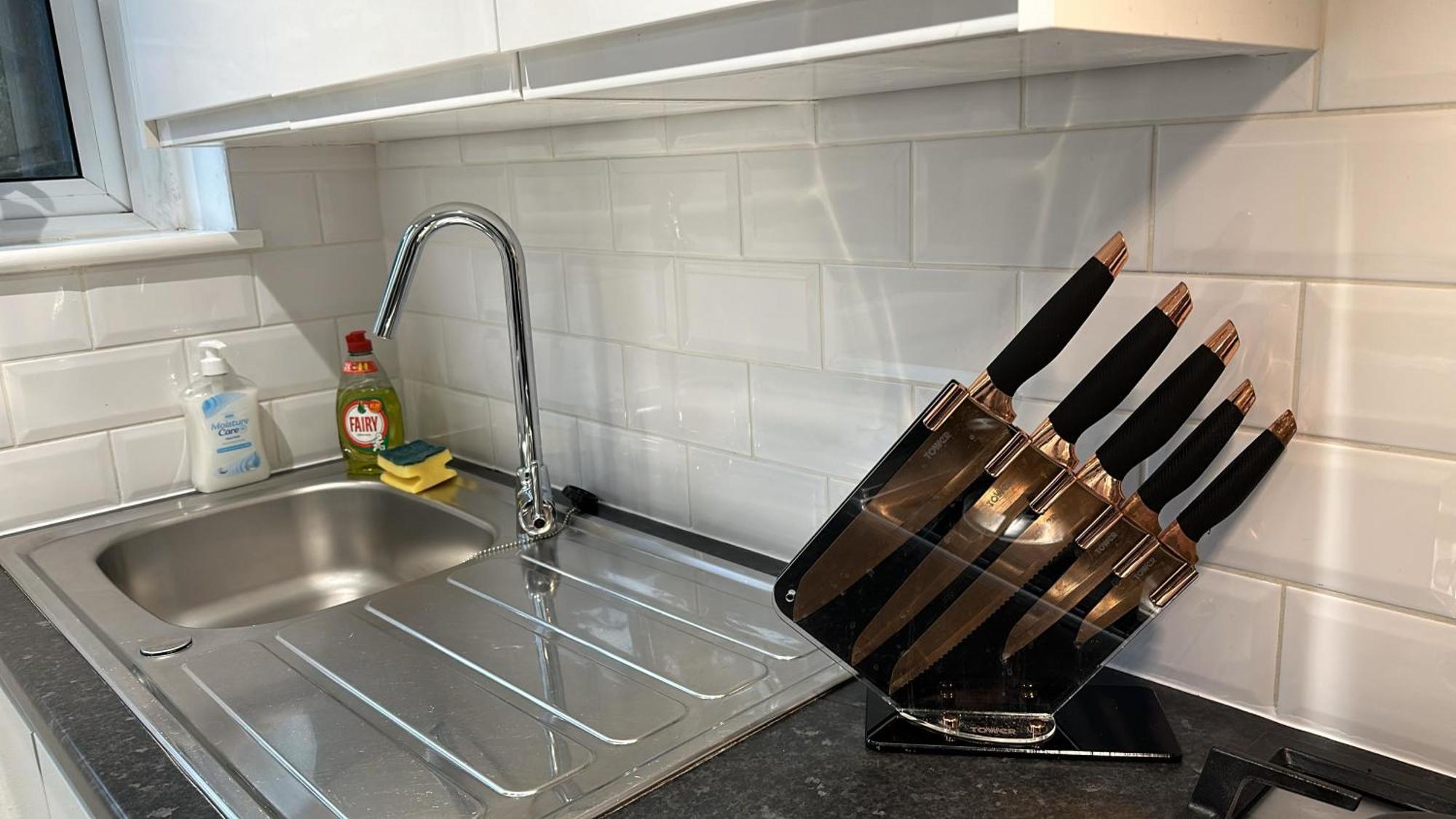 1-Bedroom Flat With Small Garden & Paid Parking In Finsbury Park, Highbury Londyn Zewnętrze zdjęcie